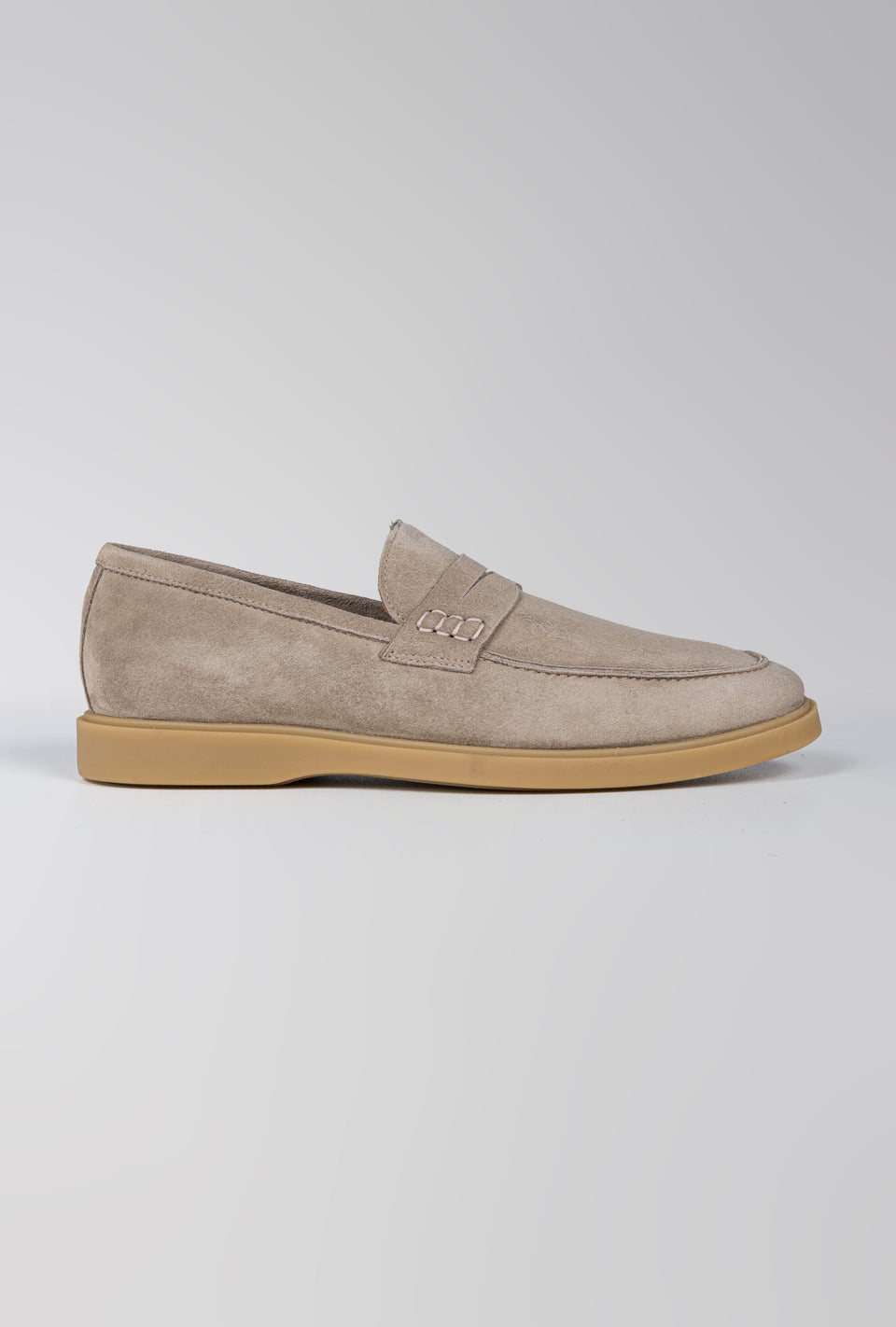 SAPATO MOCASSIM NOTO GRAVATA CAMURÇA AREIA