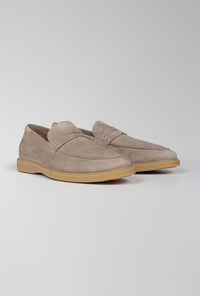 SAPATO MOCASSIM NOTO GRAVATA CAMURÇA AREIA