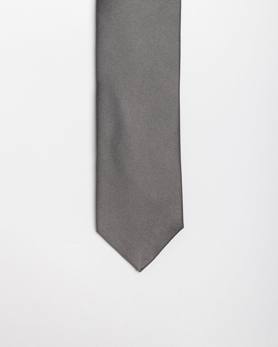 GRAVATA TRADICIONAL DE SEDA CINZA GRAFITE